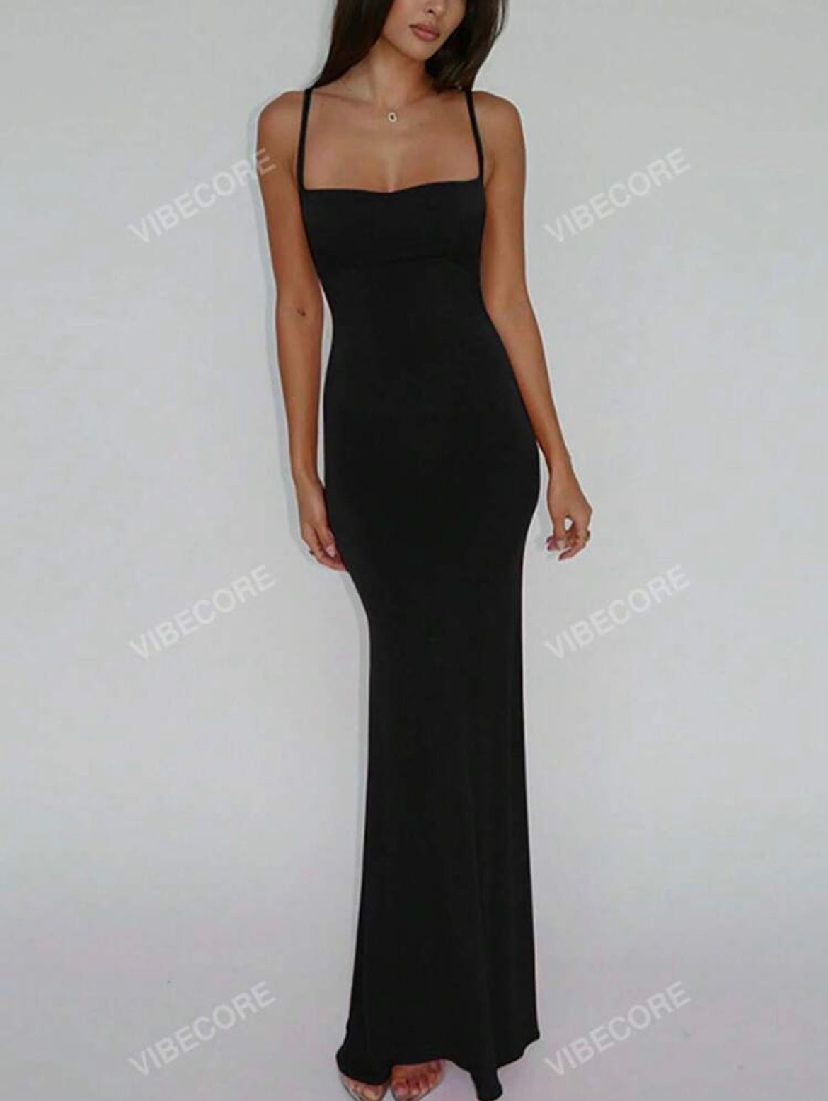 Elegant summer dress with naked back